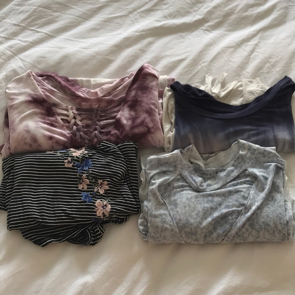 Bundle of American eagle tops!!